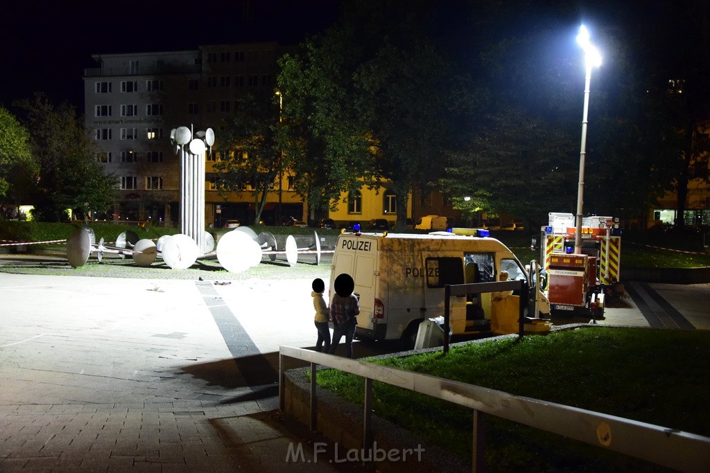 Einsatz BF Messerstecherei Koeln Neustadt Nord Eberplatz Platzmitte P081.JPG - Miklos Laubert